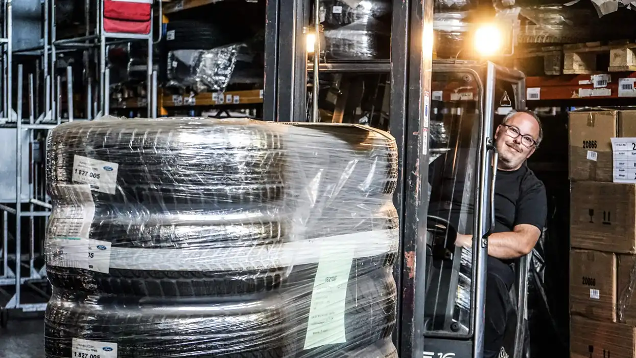 Lagerist bei Schneider & Schneider